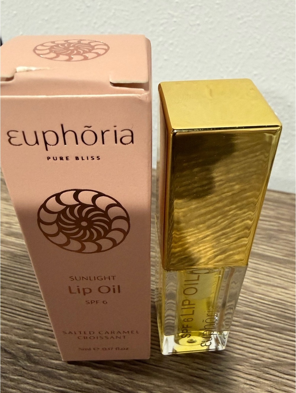 Euphoria Sunlight Lip Oil SPF 6 in Salted Caramel Croissant 5 ml NEW